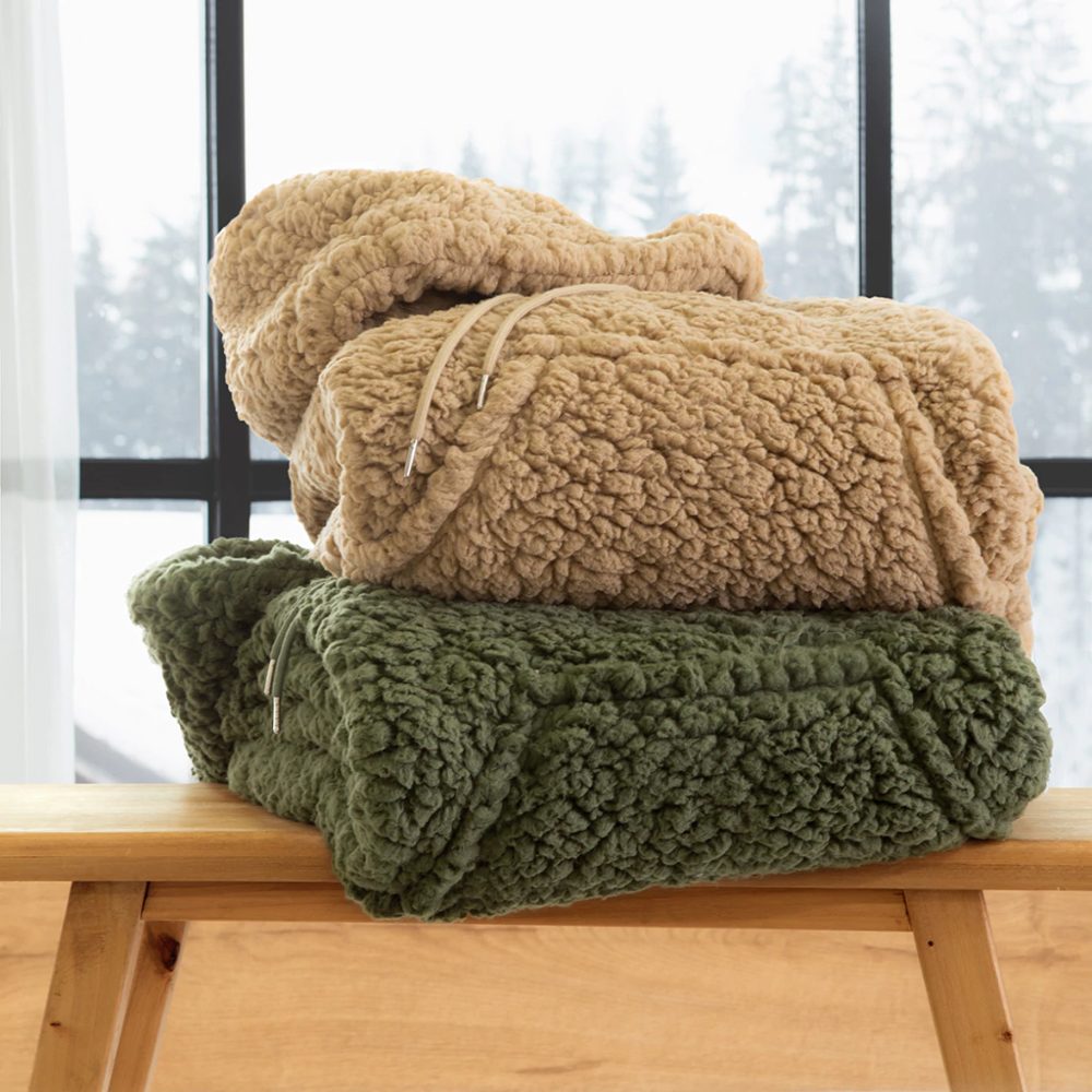 Buzo Manta Corderito Nube Oversize con Capucha - Alcoyana